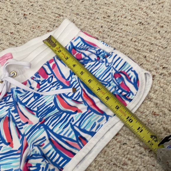 Lilly Pulitzer Red Right Return Chrissy Shorts small s front pocket beach - Picture 5 of 10